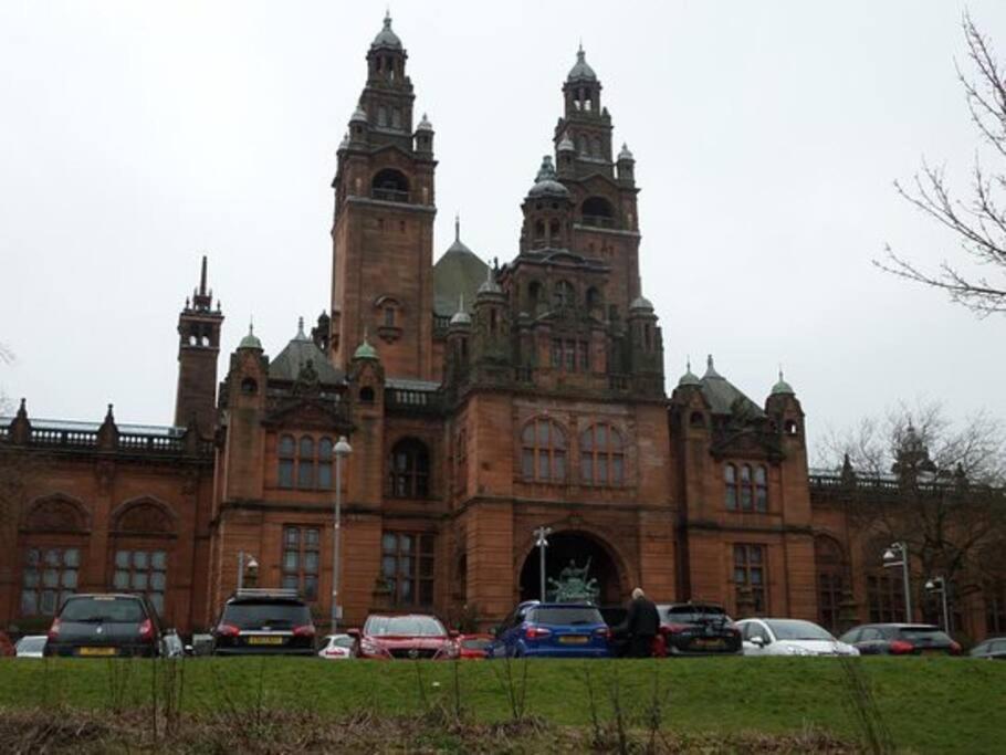 Fabulous Location, One Bedroom West End Flat, Just Off Byres Rd, Close To Sec & Hydro Glasgow Exteriér fotografie