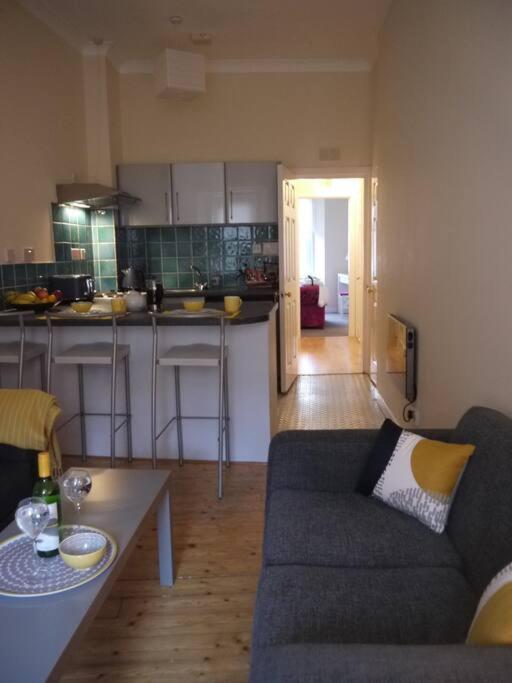 Fabulous Location, One Bedroom West End Flat, Just Off Byres Rd, Close To Sec & Hydro Glasgow Exteriér fotografie